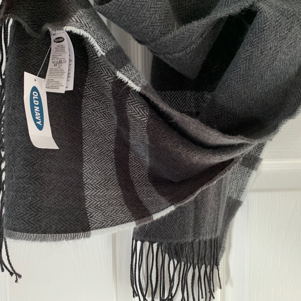 Gray scarf